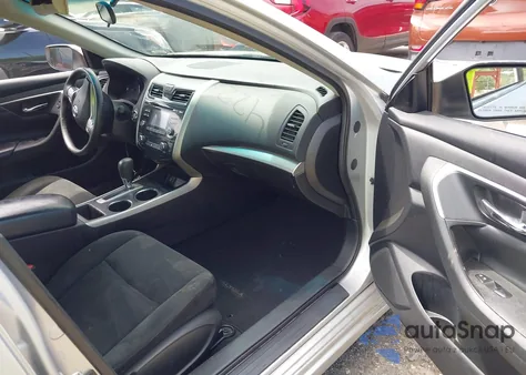 2015 Nissan Altima 2.5 Sv z USA, uszkodzony, nr VIN 1N4AL3AP7FC280568